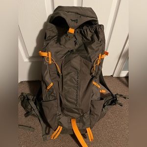 45L men’s backpacking backpack